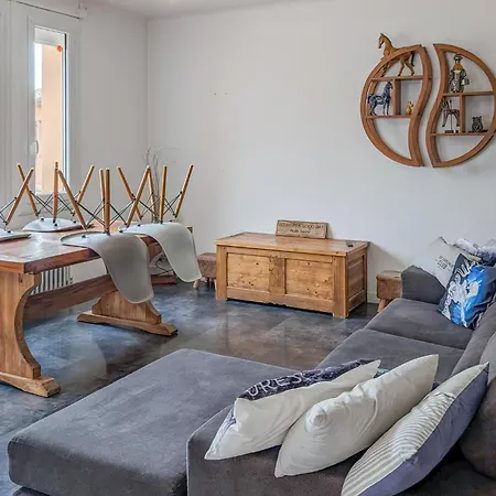 3 Bedroom Stunning Home In Bellaffaire *