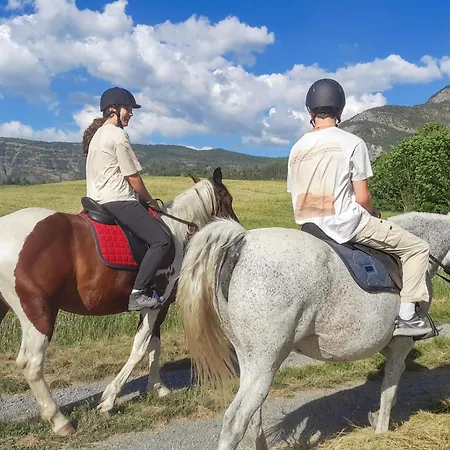 Дом отдыха Awesome In With Wifi Bellaffaire